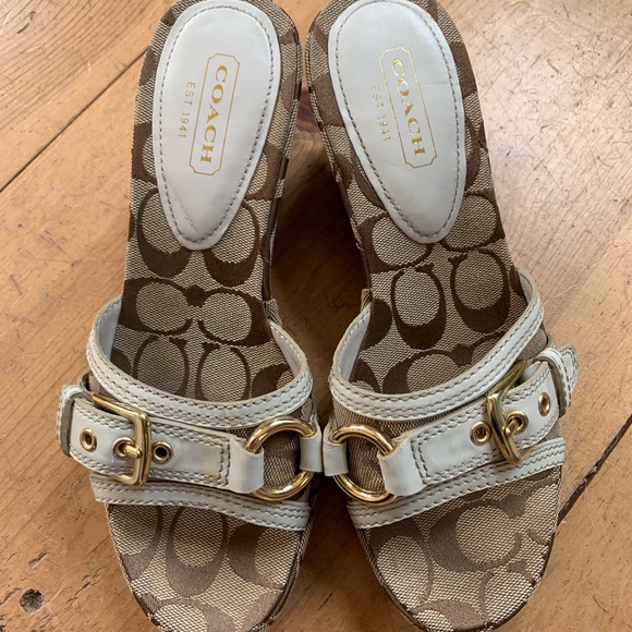 Size 7 Coach Wedge - Picture 2 of 4